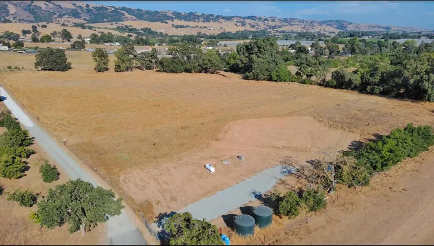 2590 Roop Road, Gilroy, California 95020