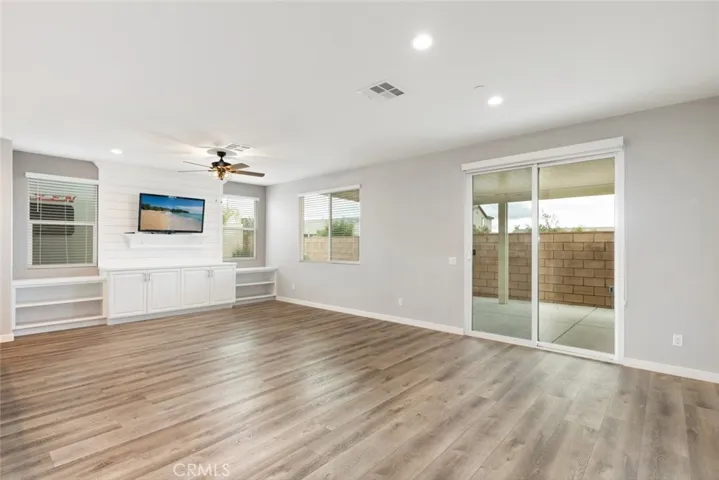 31421 Darlington Oak Drive, Winchester, California 92596