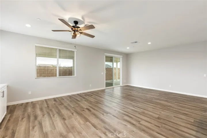 31421 Darlington Oak Drive, Winchester, California 92596