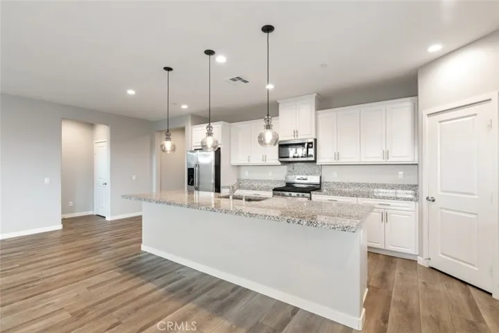 31421 Darlington Oak Drive, Winchester, California 92596