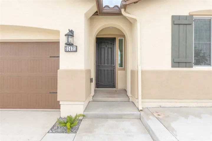 31421 Darlington Oak Drive, Winchester, California 92596