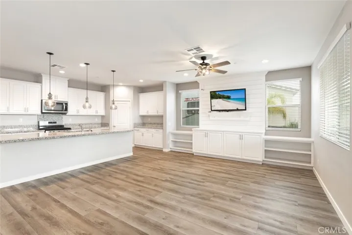 31421 Darlington Oak Drive, Winchester, California 92596