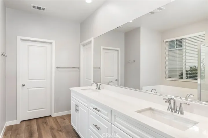31421 Darlington Oak Drive, Winchester, California 92596