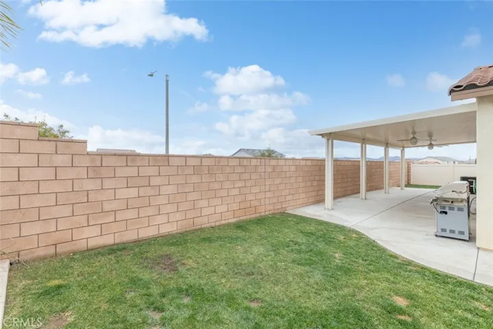 31421 Darlington Oak Drive, Winchester, California 92596
