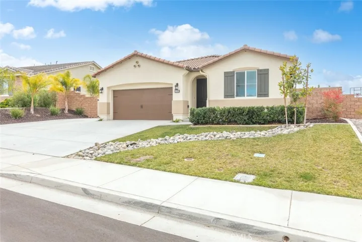 31421 Darlington Oak Drive, Winchester, California 92596
