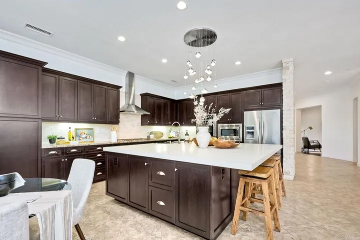 3437 Corte Fortuna, Carlsbad, California 92009
