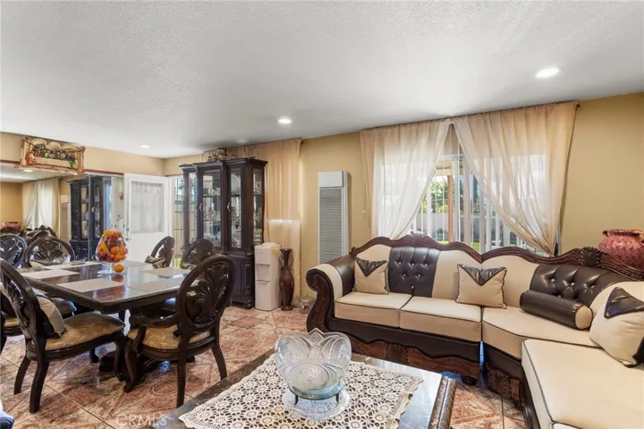 622 E Bonnie Brae Court, Ontario, California 91764