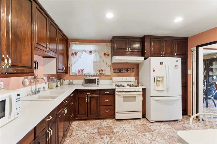 622 E Bonnie Brae Court, Ontario, California 91764