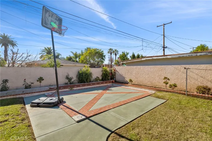 622 E Bonnie Brae Court, Ontario, California 91764