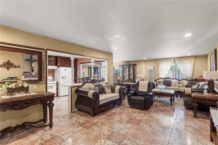 622 E Bonnie Brae Court, Ontario, California 91764