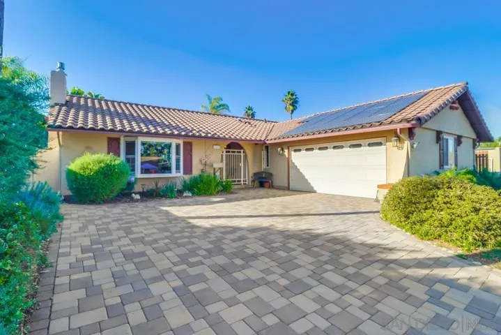 9610 St Andrews Dr, Santee, California 92071