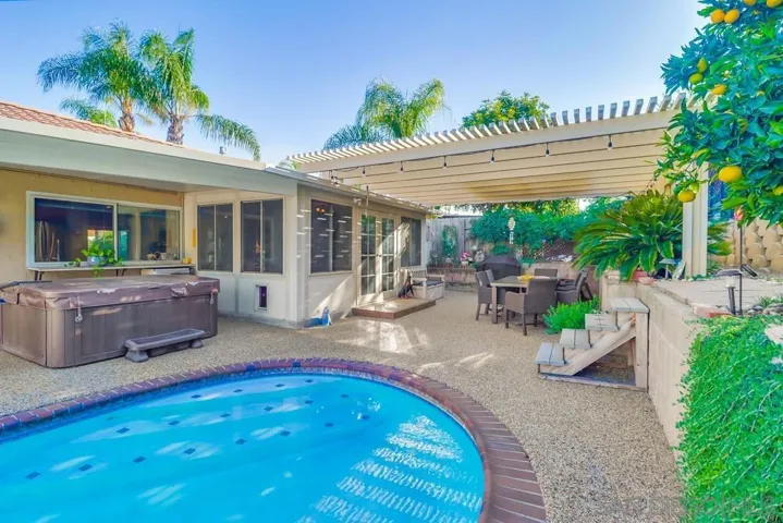 9610 St Andrews Dr, Santee, California 92071