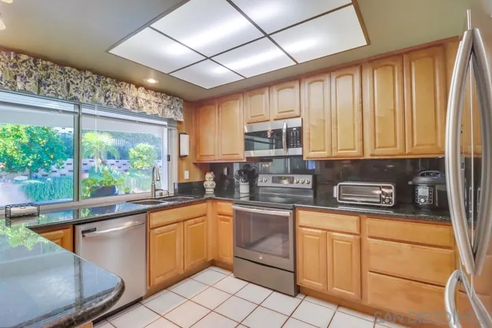 9610 St Andrews Dr, Santee, California 92071