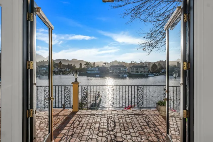 32220 Oakshore Drive, Westlake Village, California 91361