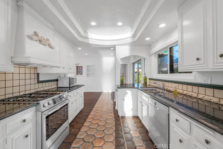 32220 Oakshore Drive, Westlake Village, California 91361
