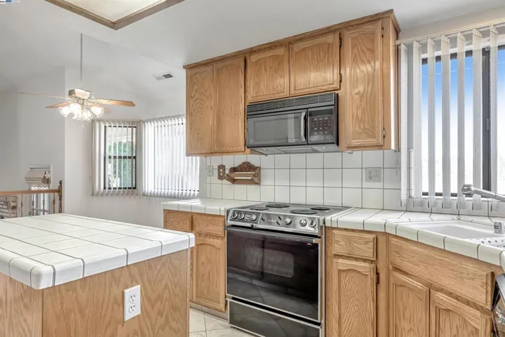 2209 Lodgepole Cir, Modesto, California 95358