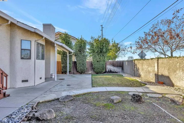 2209 Lodgepole Cir, Modesto, California 95358