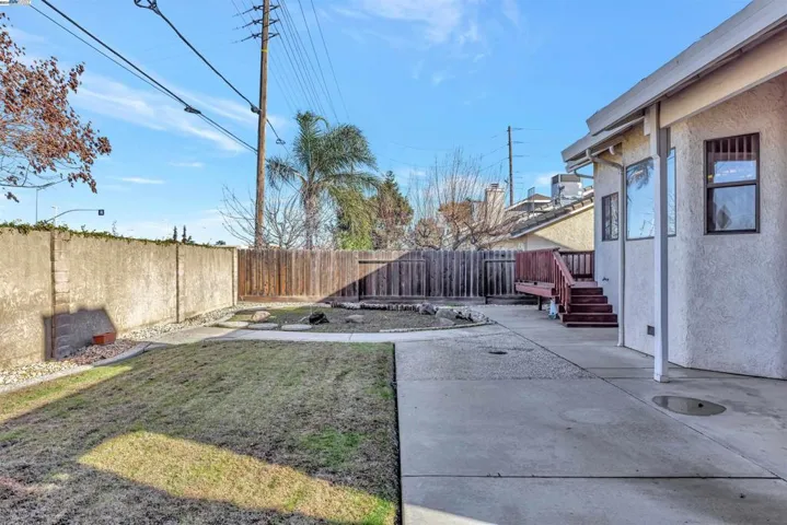 2209 Lodgepole Cir, Modesto, California 95358