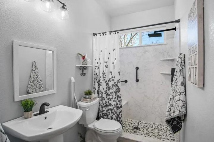 4204 Moon Rose Court, Turlock, California 95382