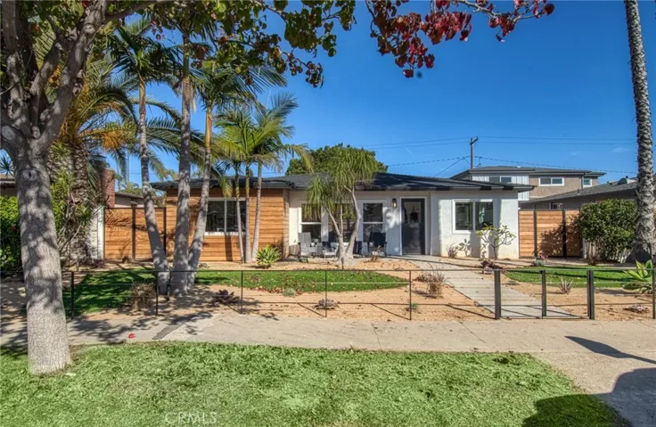 322 Cabrillo Street, Costa Mesa, California 92627