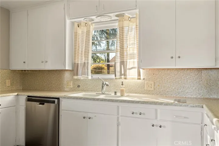 672 Golden West Drive, Redlands, California 92373