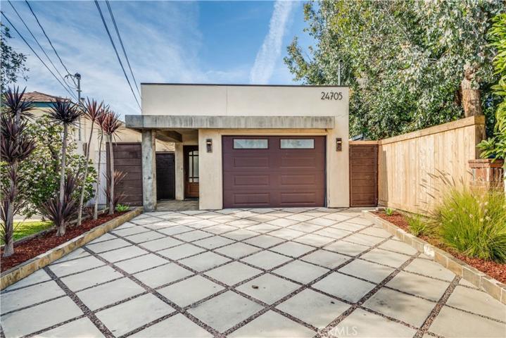 24705 Woodward Ave, Lomita, California 90717