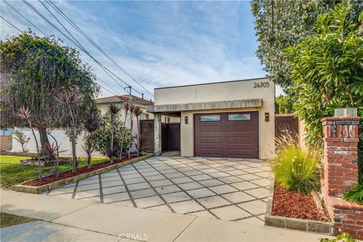 24705 Woodward Ave, Lomita, California 90717