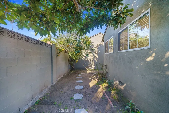 7445 Mammoth Avenue, Van Nuys, California 91405