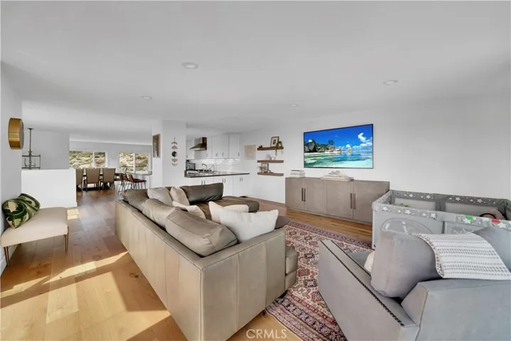 1884 Del Mar Avenue, Laguna Beach, California 92651
