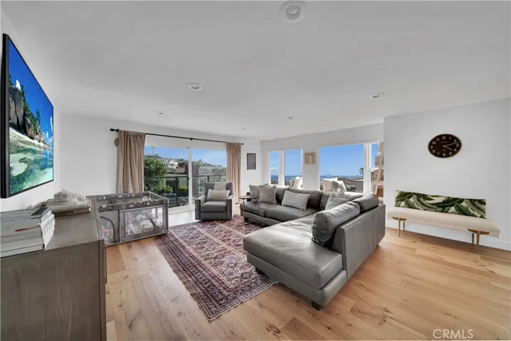 1884 Del Mar Avenue, Laguna Beach, California 92651