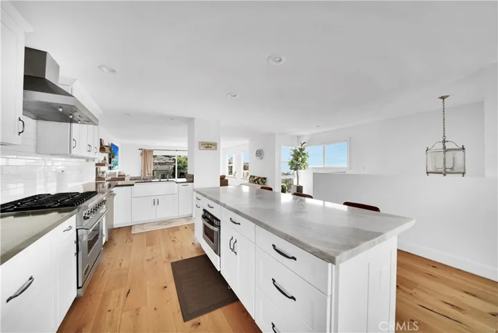 1884 Del Mar Avenue, Laguna Beach, California 92651
