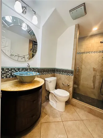 Downstairs full bath