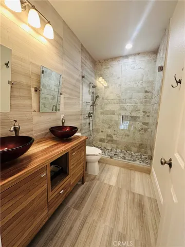 Hall bathroom upstairs