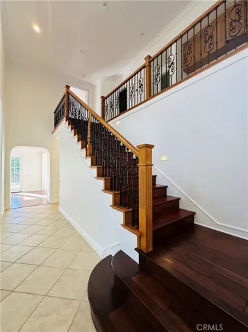 32 Montclair, Irvine, California 92602