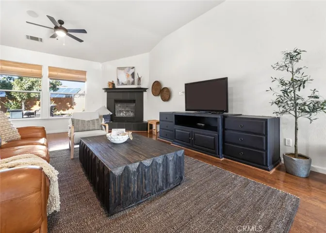 4730 W Nicholas Court, Visalia, California 93291