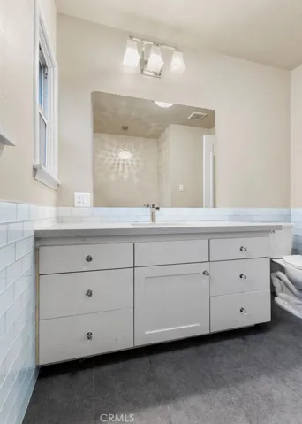 1706 W Myrtle Avenue, Visalia, California 93291