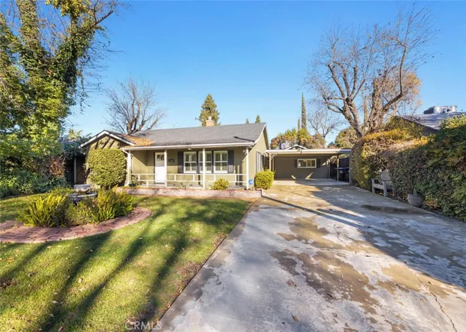 1706 W Myrtle Avenue, Visalia, California 93291