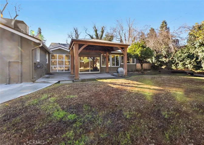 1706 W Myrtle Avenue, Visalia, California 93291