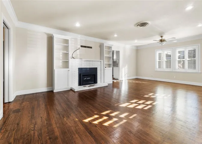 1706 W Myrtle Avenue, Visalia, California 93291