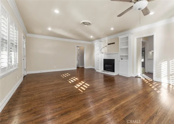 1706 W Myrtle Avenue, Visalia, California 93291