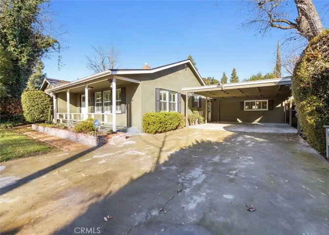 1706 W Myrtle Avenue, Visalia, California 93291