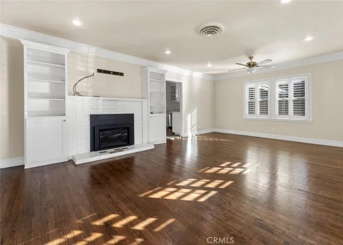 1706 W Myrtle Avenue, Visalia, California 93291