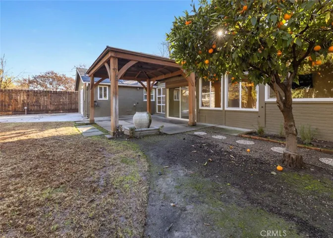 1706 W Myrtle Avenue, Visalia, California 93291