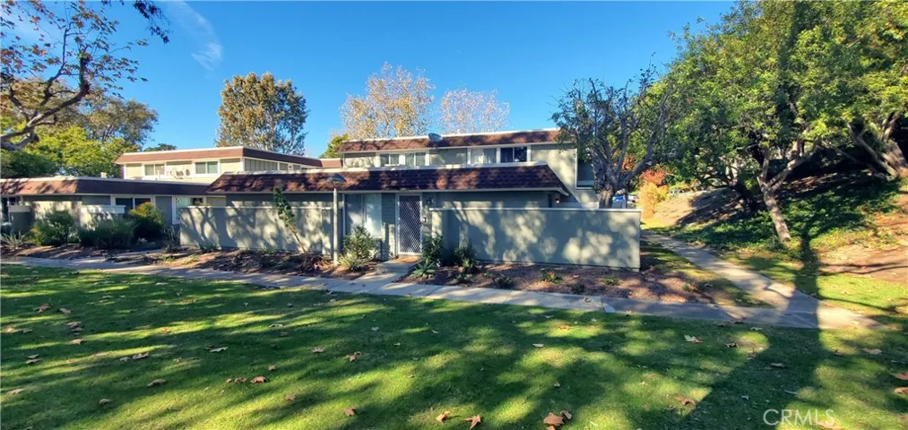 25912 Via Pera A1, Mission Viejo, California 92691