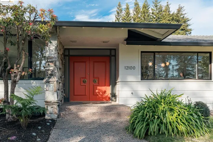 12100 Tartan Way, Oakland, California 94619