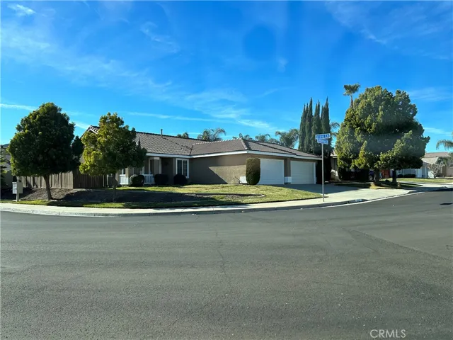 21923 Heliotrope Lane, Wildomar, California 92595