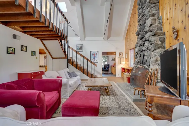 1036 Robin Road, Wrightwood, California 92397