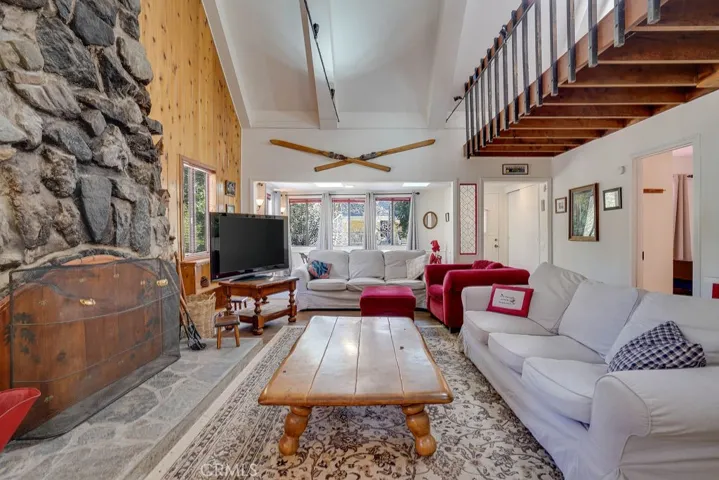 1036 Robin Road, Wrightwood, California 92397