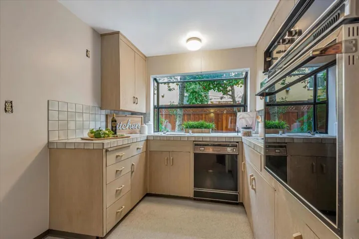 640 Forest Avenue D, Palo Alto, California 94301