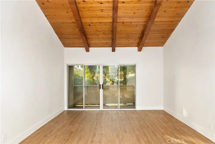 20134 Leadwell Street 313, Winnetka, California 91306